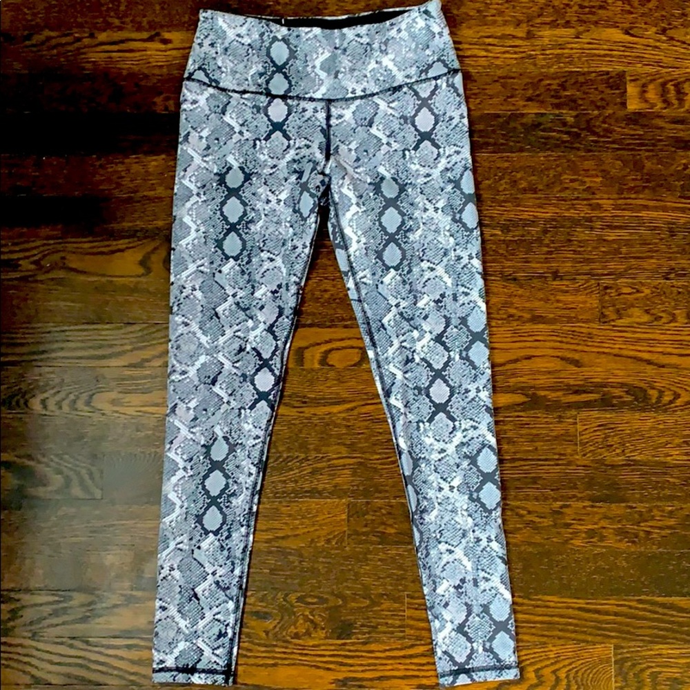 Victoria’s Secret Snake print leggings